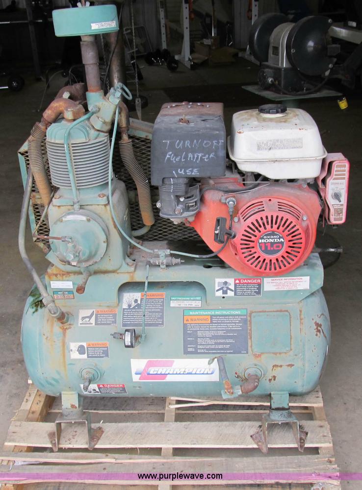image for item B2611 1998 Champion 8GR5-38 air compressor