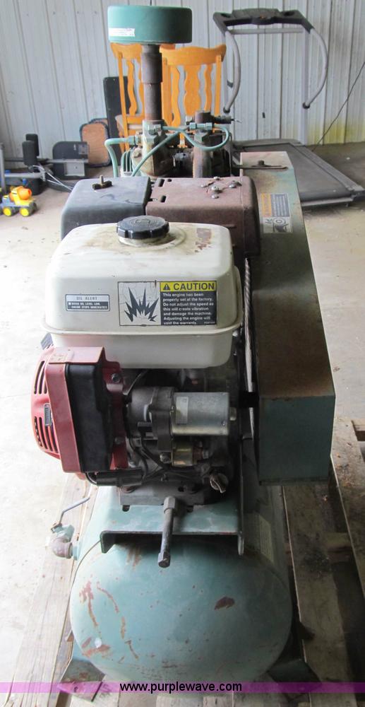 image for item B2611 1998 Champion 8GR5-38 air compressor