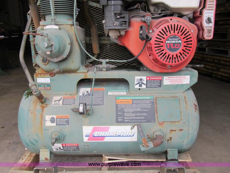 image for item B2611 1998 Champion 8GR5-38 air compressor