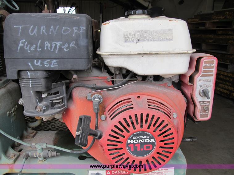 image for item B2611 1998 Champion 8GR5-38 air compressor