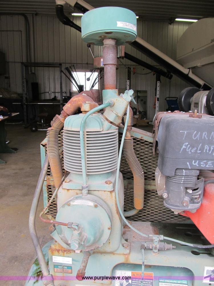 image for item B2611 1998 Champion 8GR5-38 air compressor