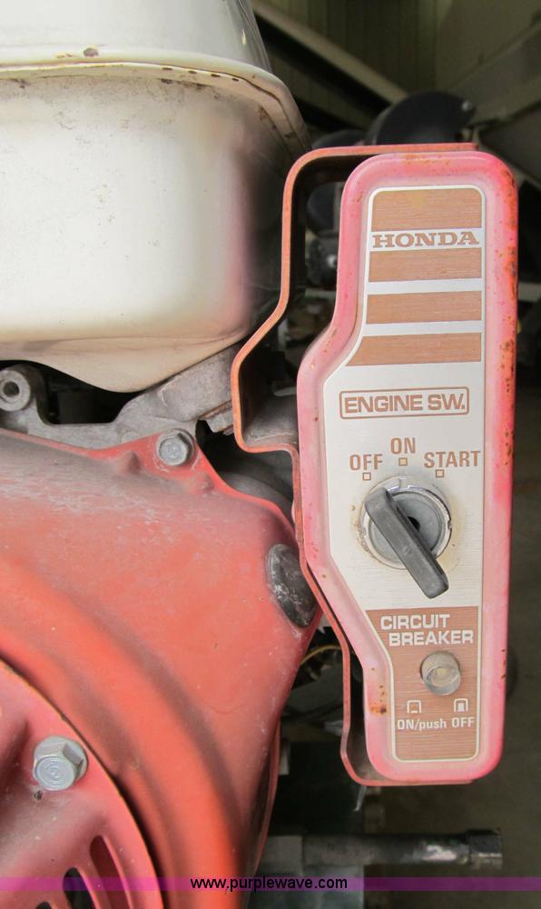 image for item B2611 1998 Champion 8GR5-38 air compressor