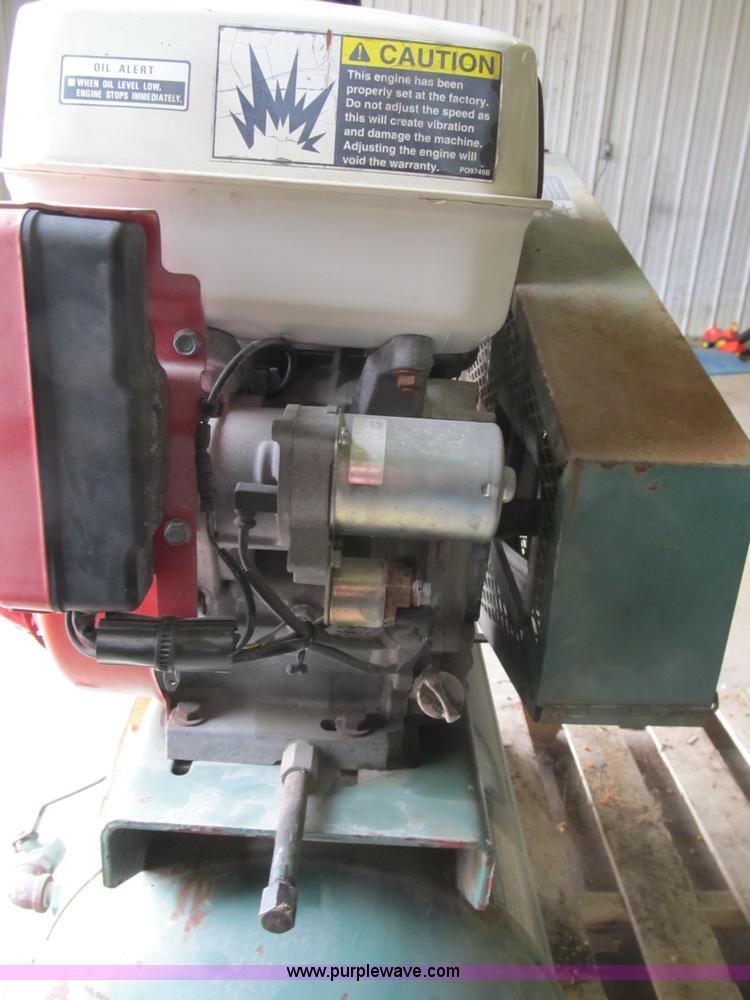 image for item B2611 1998 Champion 8GR5-38 air compressor