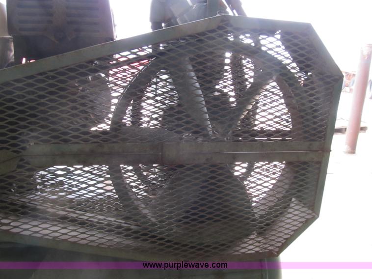 image for item B2611 1998 Champion 8GR5-38 air compressor