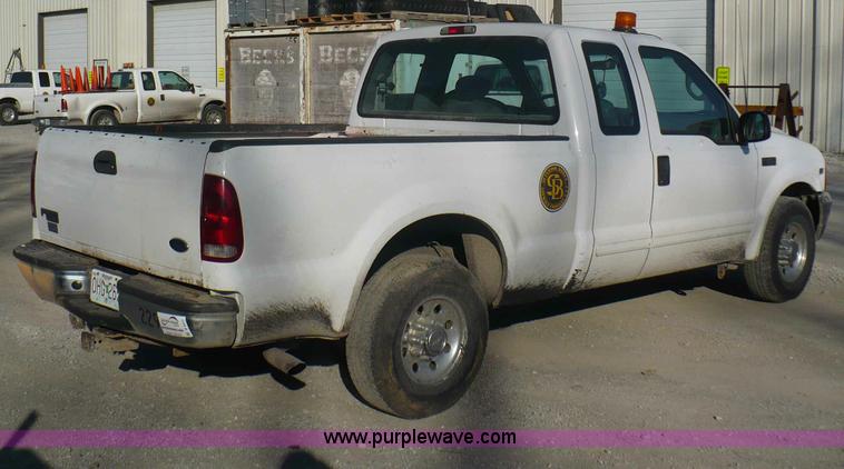 image for item B6011 2001 Ford F250 Super Duty supercab pickup truck
