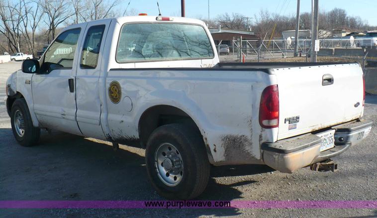 image for item B6011 2001 Ford F250 Super Duty supercab pickup truck