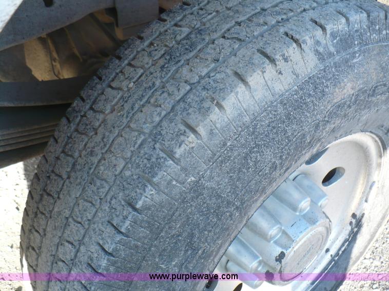 image for item B6011 2001 Ford F250 Super Duty supercab pickup truck