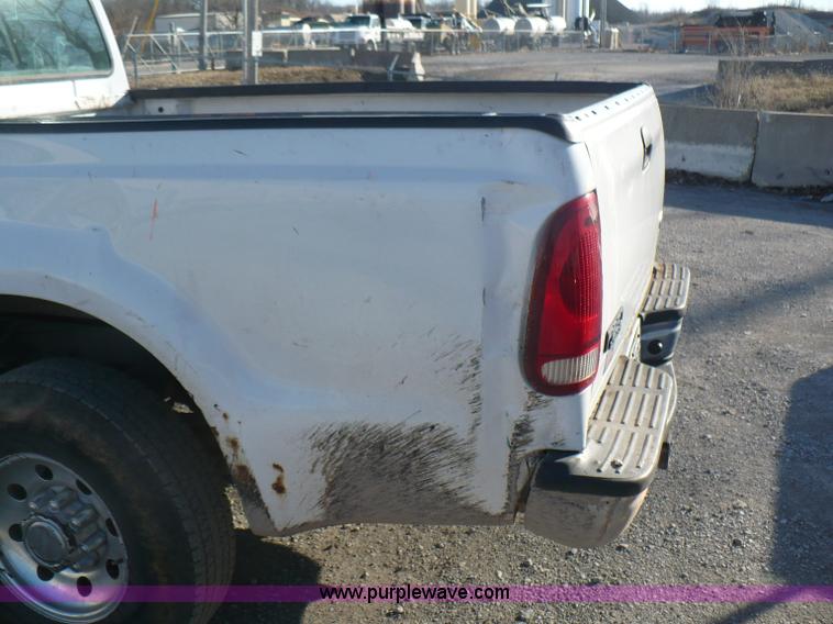 image for item B6011 2001 Ford F250 Super Duty supercab pickup truck