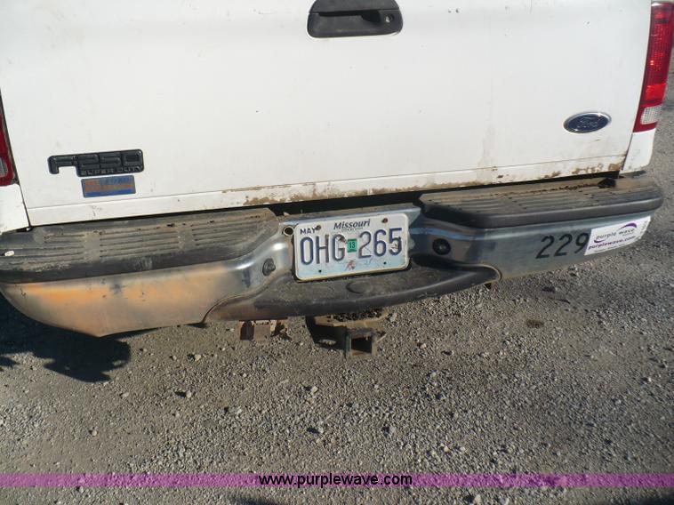 image for item B6011 2001 Ford F250 Super Duty supercab pickup truck