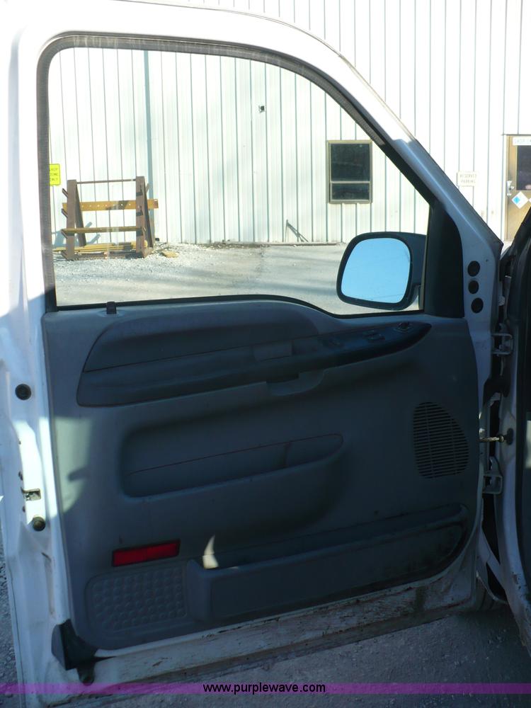 image for item B6011 2001 Ford F250 Super Duty supercab pickup truck