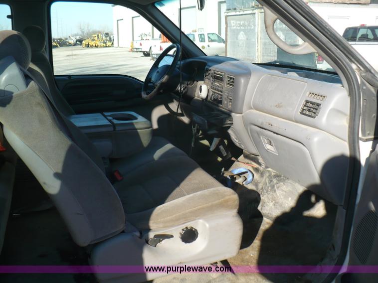 image for item B6011 2001 Ford F250 Super Duty supercab pickup truck