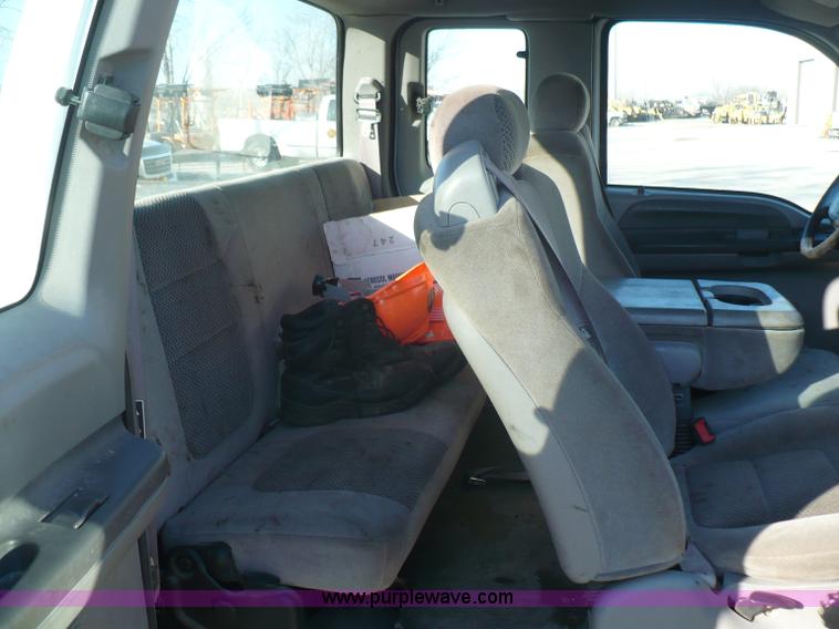 image for item B6011 2001 Ford F250 Super Duty supercab pickup truck