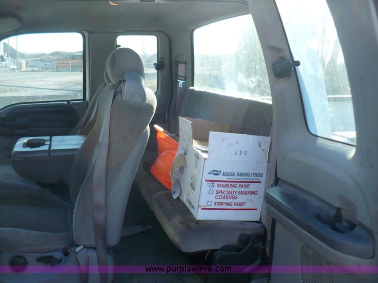 image for item B6011 2001 Ford F250 Super Duty supercab pickup truck