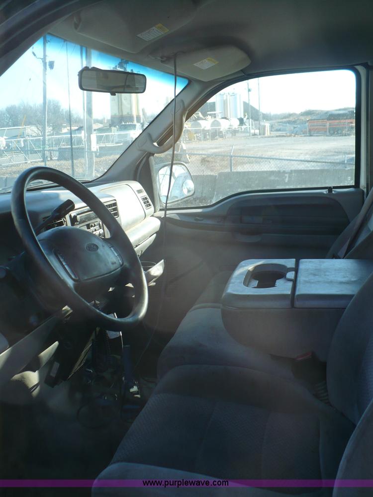 image for item B6011 2001 Ford F250 Super Duty supercab pickup truck