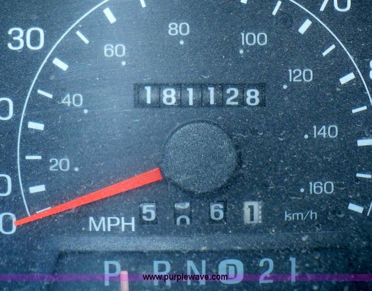 image for item B6011 2001 Ford F250 Super Duty supercab pickup truck