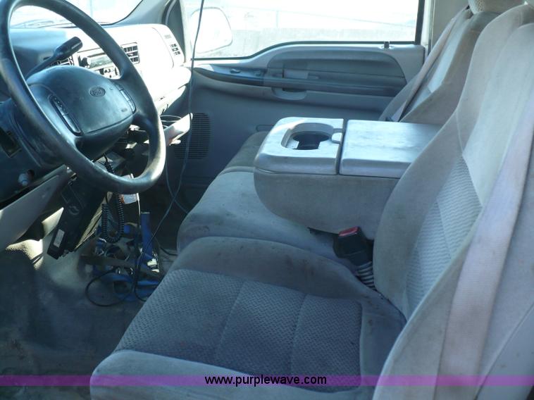 image for item B6011 2001 Ford F250 Super Duty supercab pickup truck