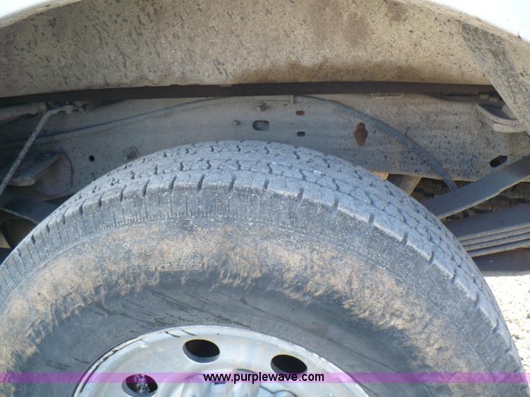 image for item B6011 2001 Ford F250 Super Duty supercab pickup truck