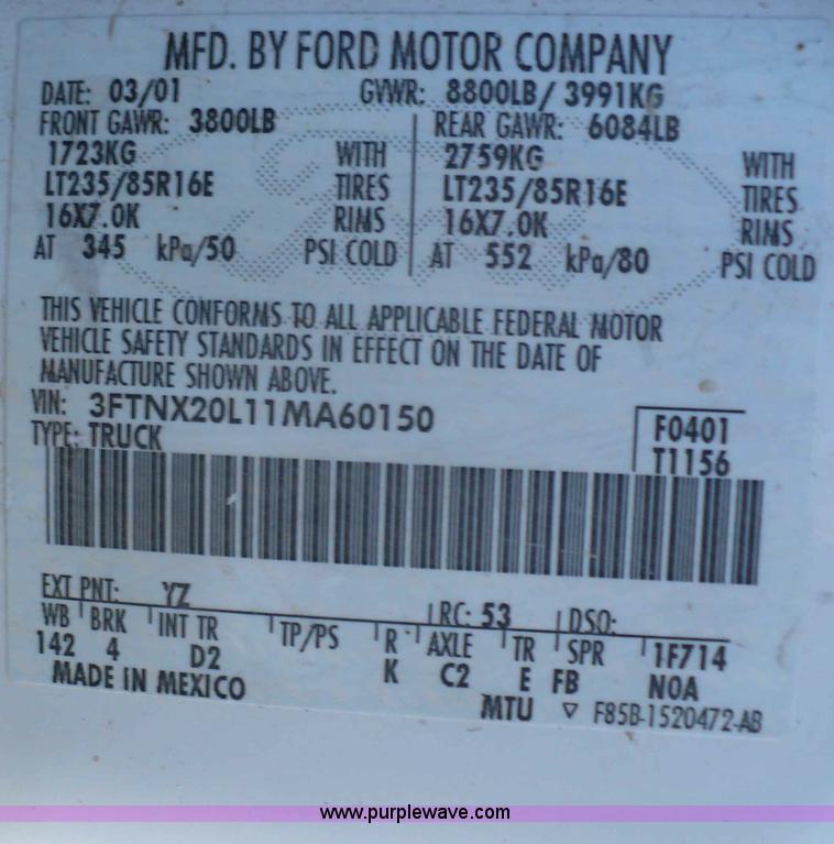 image for item B6011 2001 Ford F250 Super Duty supercab pickup truck