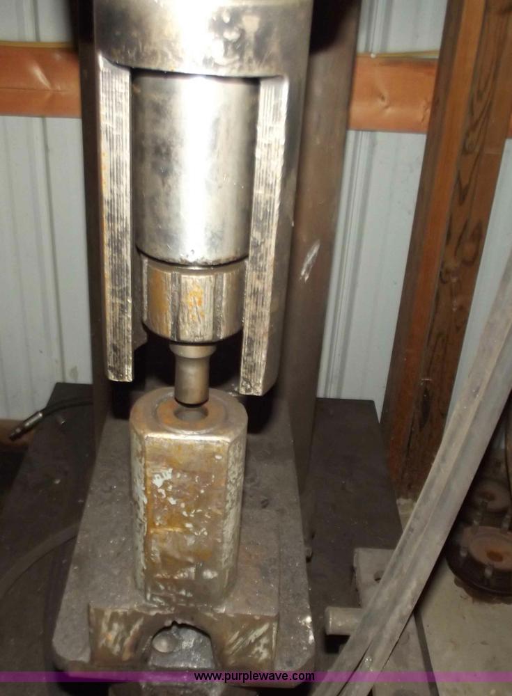 image for item B6196 300 ton hydraulic hole punch press