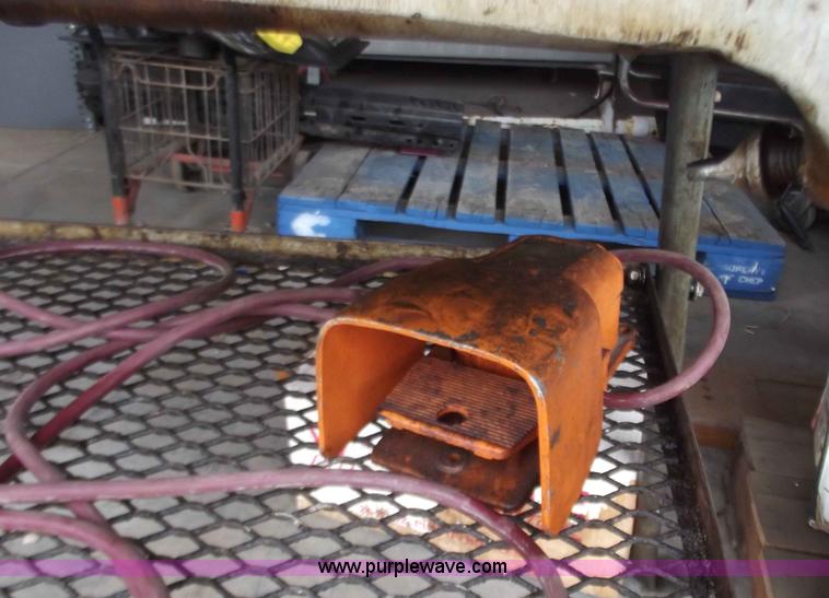 image for item B6198 Ridgid commercial pipe treader