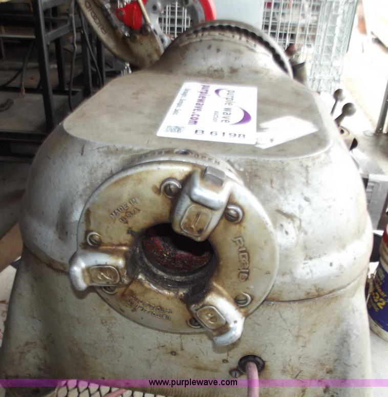 image for item B6198 Ridgid commercial pipe treader