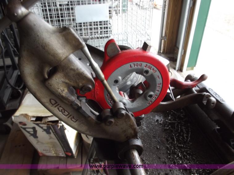 image for item B6198 Ridgid commercial pipe treader