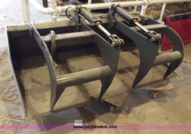 image for item B6212 Fabtech 66" grapple bucket skid steer attachemnt