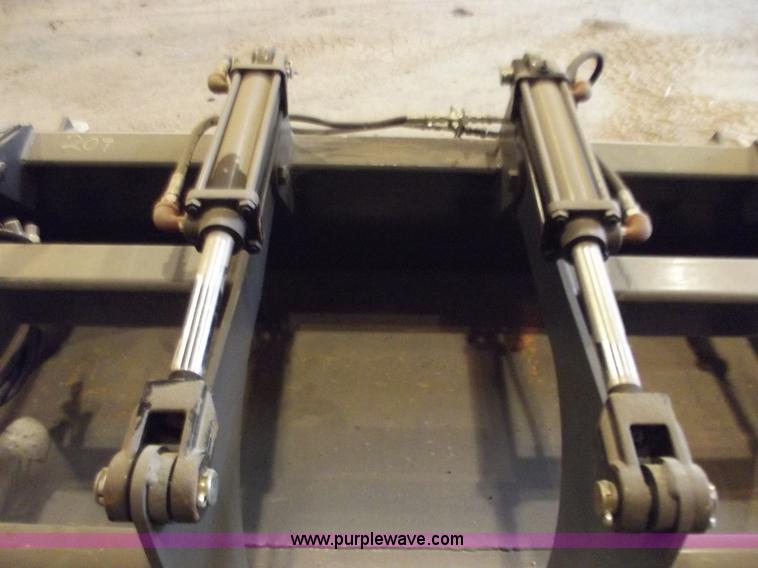 image for item B6212 Fabtech 66" grapple bucket skid steer attachemnt