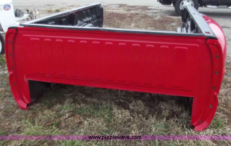 image for item B6220 2004 GMC series 1 ton truck bed
