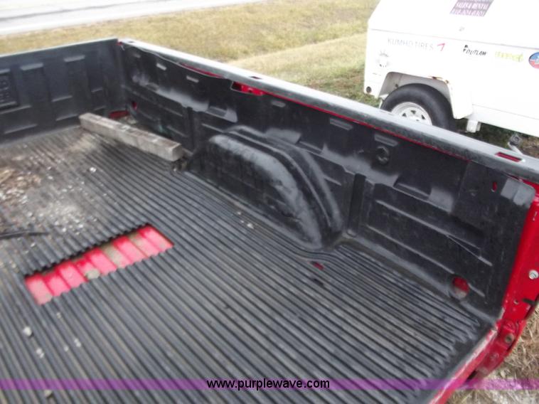 image for item B6220 2004 GMC series 1 ton truck bed