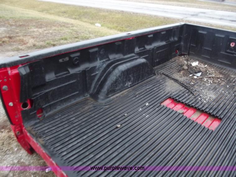 image for item B6220 2004 GMC series 1 ton truck bed