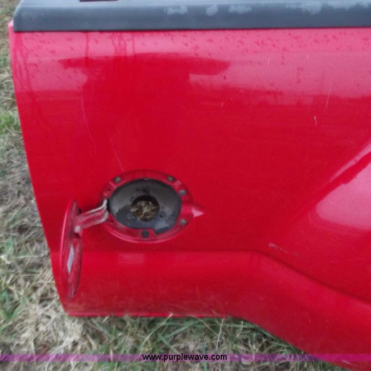 image for item B6220 2004 GMC series 1 ton truck bed