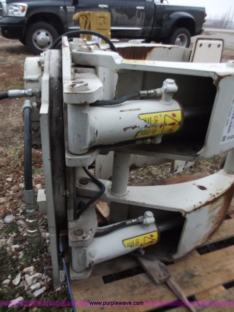 image for item B6222 Cascode forklift grapple attachment