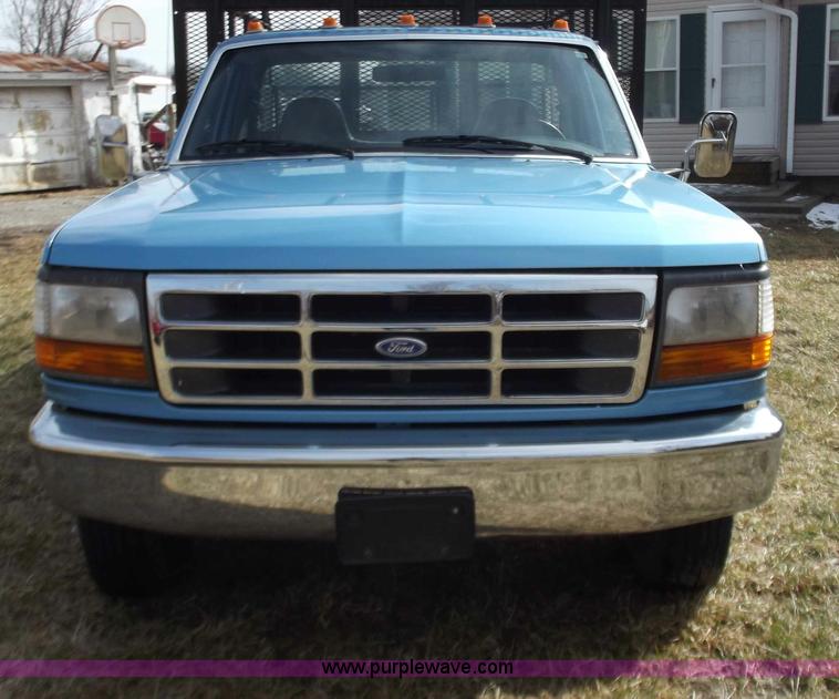 image for item B6258 1997 Ford F350 XL pickup truck