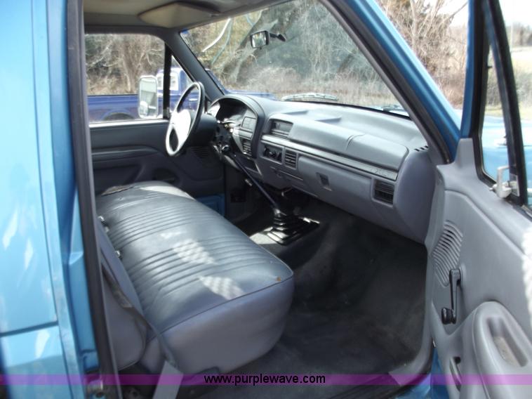 image for item B6258 1997 Ford F350 XL pickup truck