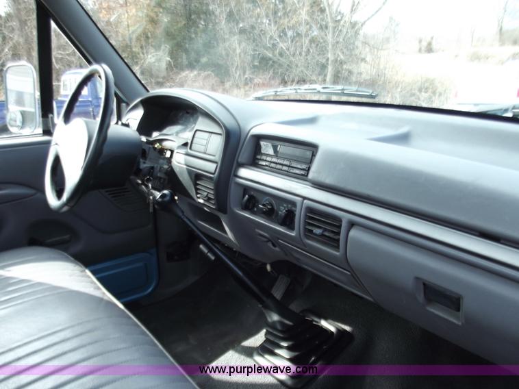 image for item B6258 1997 Ford F350 XL pickup truck