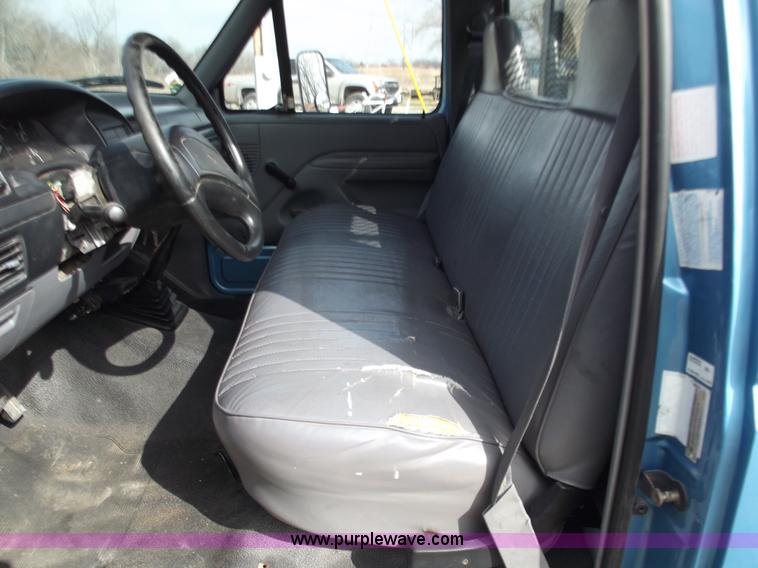 image for item B6258 1997 Ford F350 XL pickup truck