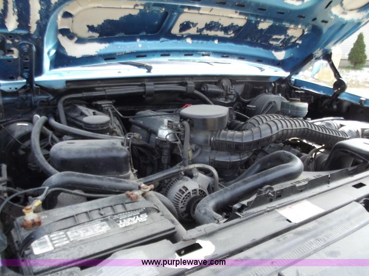 image for item B6258 1997 Ford F350 XL pickup truck