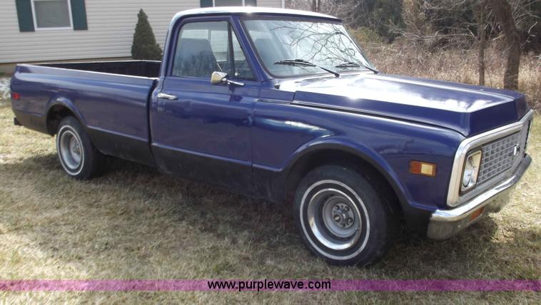 image for item B6259 1971 Chevrolet C10 Custom long bed pickup truck