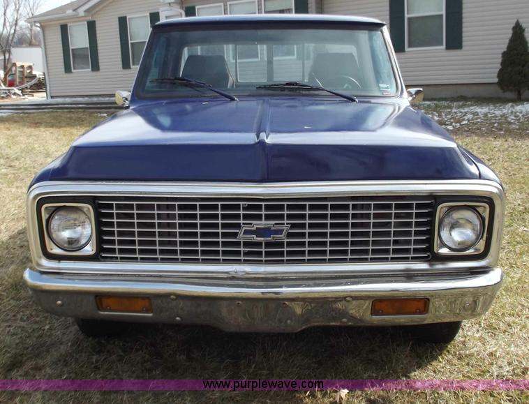 image for item B6259 1971 Chevrolet C10 Custom long bed pickup truck