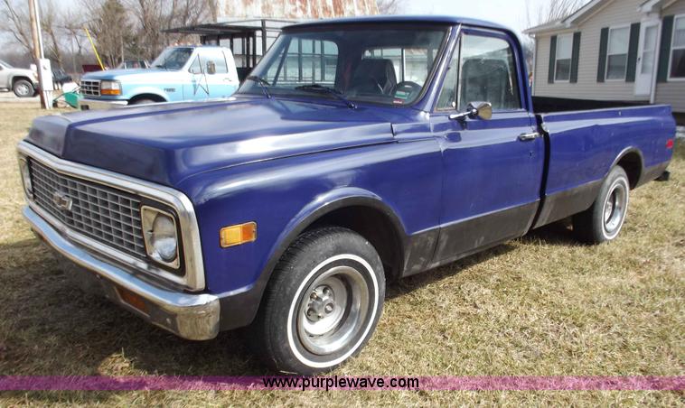 image for item B6259 1971 Chevrolet C10 Custom long bed pickup truck
