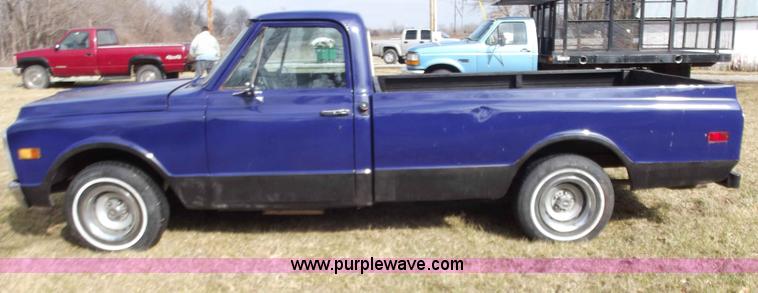 image for item B6259 1971 Chevrolet C10 Custom long bed pickup truck