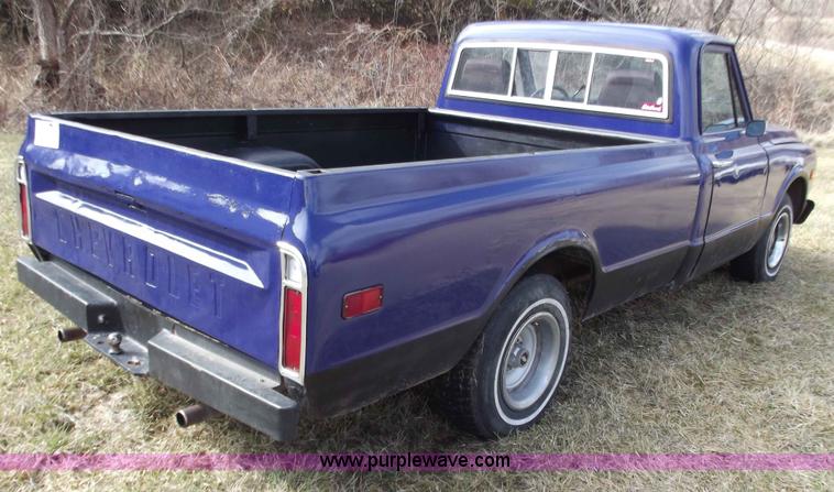 image for item B6259 1971 Chevrolet C10 Custom long bed pickup truck