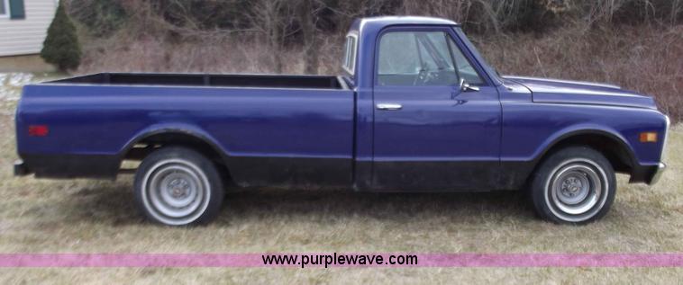 image for item B6259 1971 Chevrolet C10 Custom long bed pickup truck