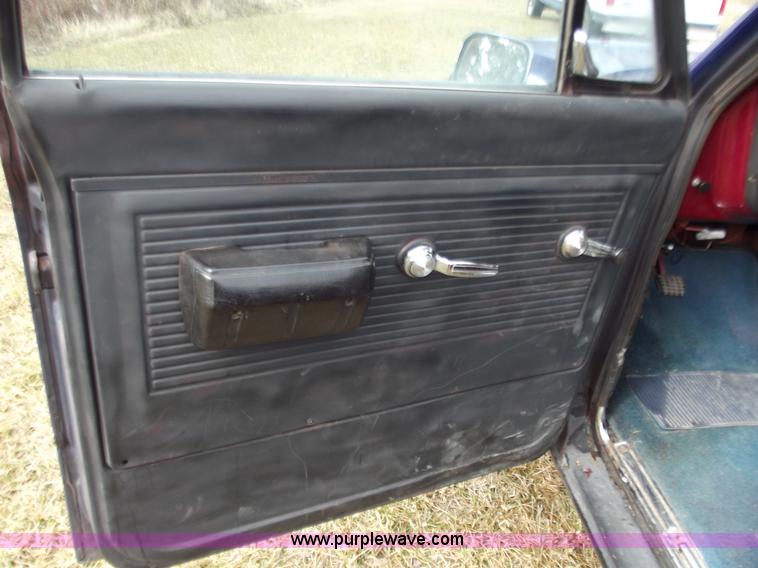 image for item B6259 1971 Chevrolet C10 Custom long bed pickup truck