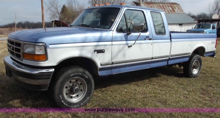 image for item B6260 1997 Ford F250 XLT SuperCab pickup truck