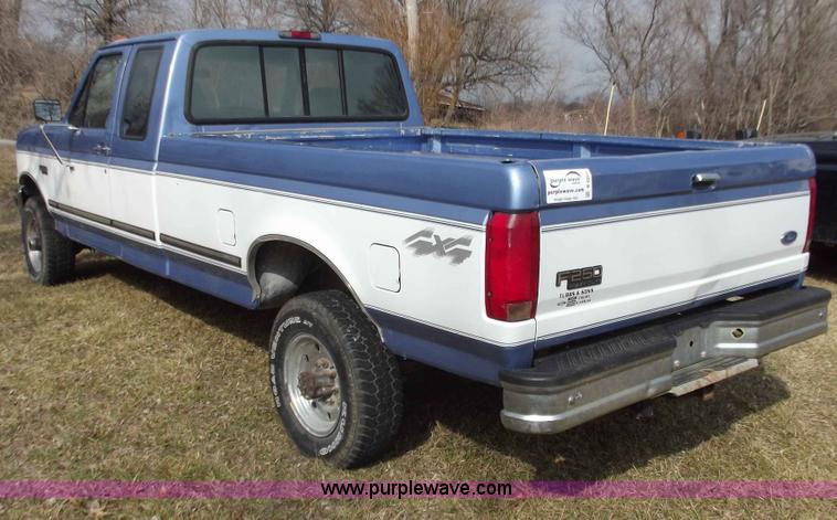 image for item B6260 1997 Ford F250 XLT SuperCab pickup truck