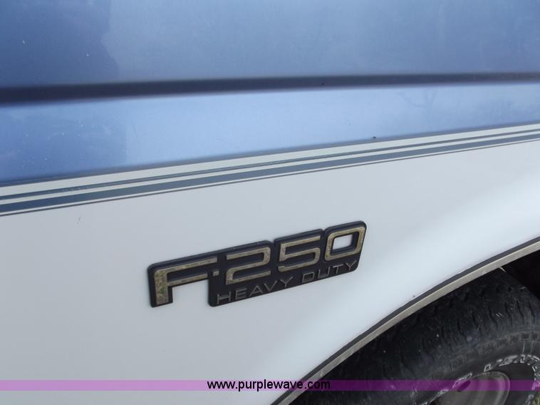 image for item B6260 1997 Ford F250 XLT SuperCab pickup truck