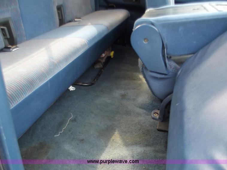 image for item B6260 1997 Ford F250 XLT SuperCab pickup truck