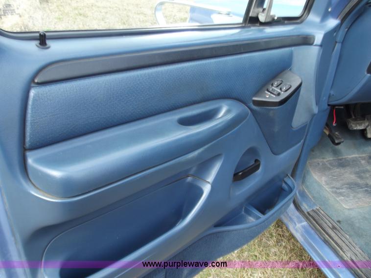 image for item B6260 1997 Ford F250 XLT SuperCab pickup truck